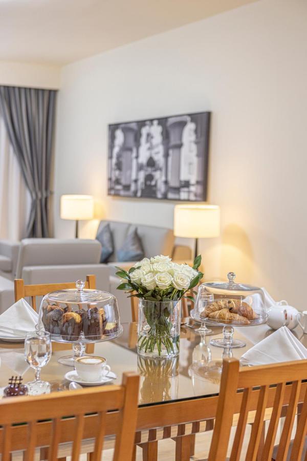 Golden Sands Suites ดูไบ ภายนอก รูปภาพ