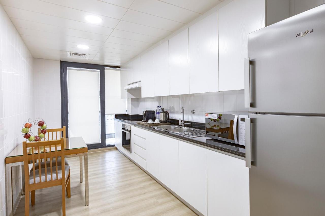 Golden Sands Suites ดูไบ ภายนอก รูปภาพ