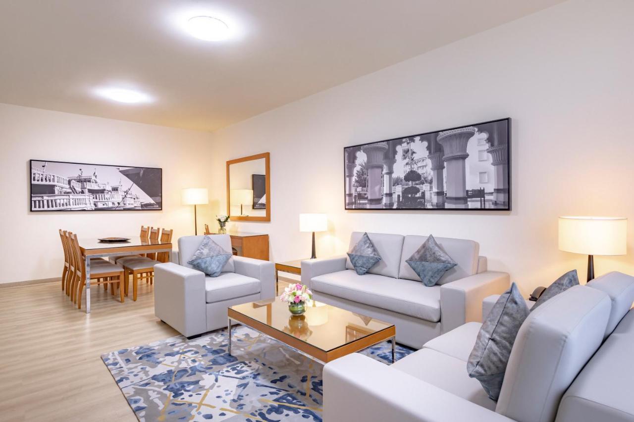 Golden Sands Suites ดูไบ ภายนอก รูปภาพ