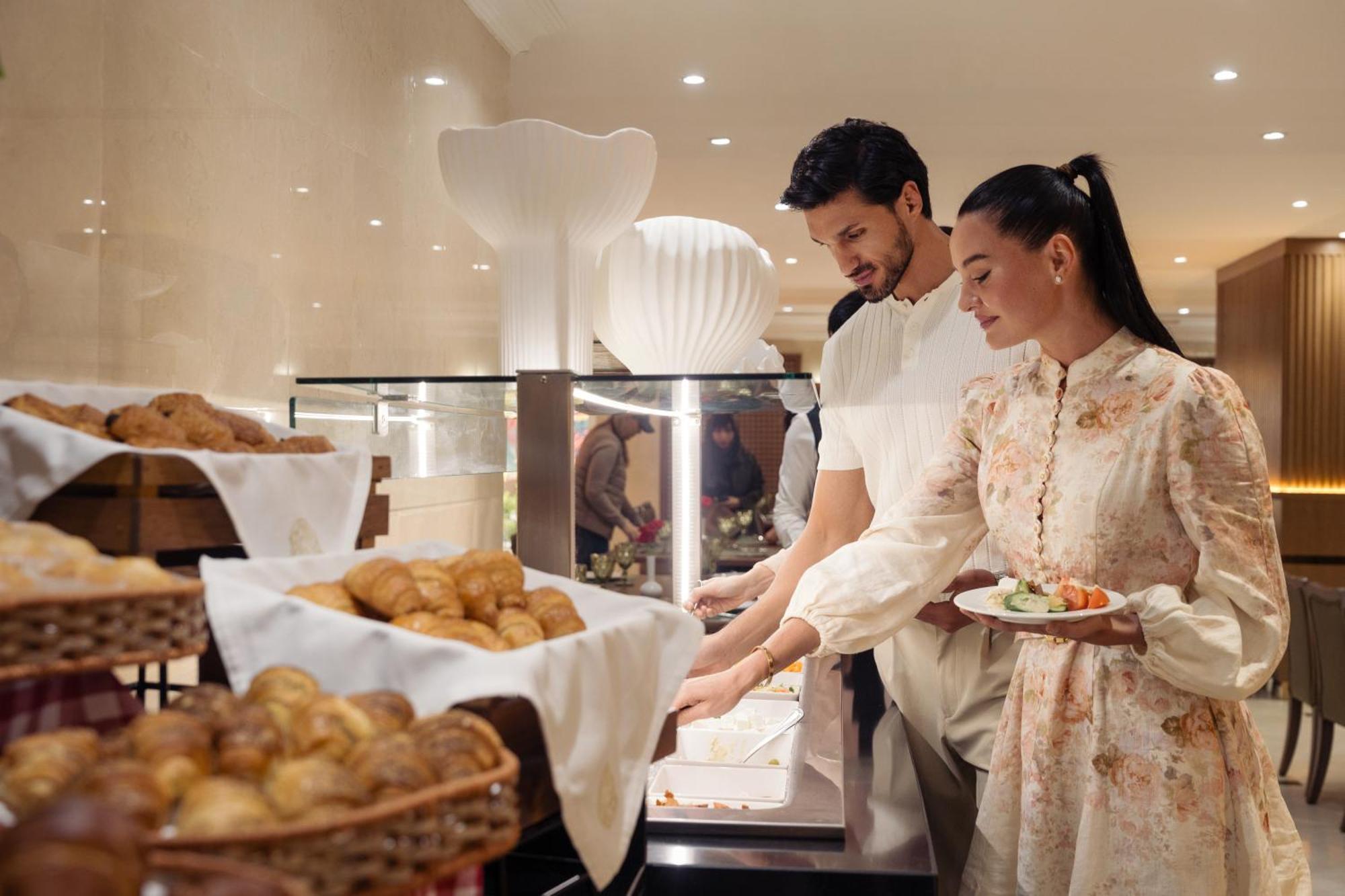 Golden Sands Suites ดูไบ ภายนอก รูปภาพ